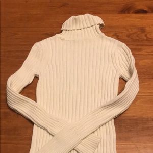 Women’s turtle neck sweater